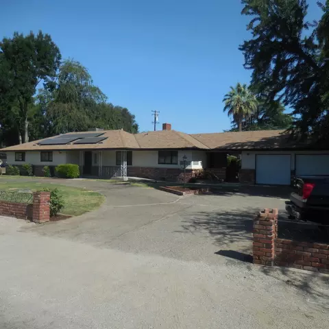 5859 E Midwick Ln, Fresno, CA 93727 photo 1