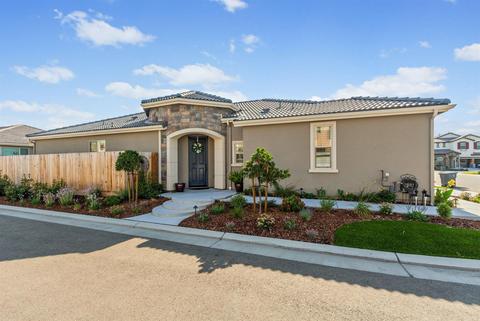 3419 Taylor Ln, Clovis, CA 93619 photo 1