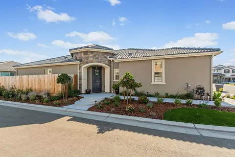3419 Taylor Ln, Clovis, CA 93619 photo 1