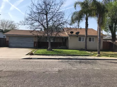 1329 E La Mesa Dr, Tulare, CA 93274 photo 1