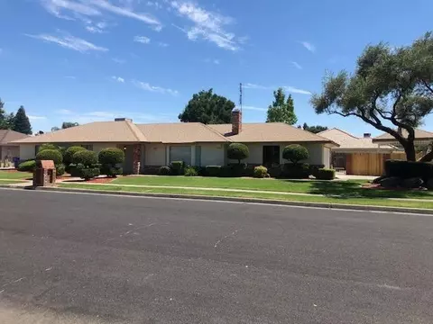 1916 Riverview Dr, Madera, CA 93637 photo 1