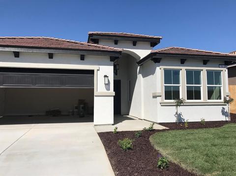 585 Maclure Ave, Madera, CA 93636 photo 1