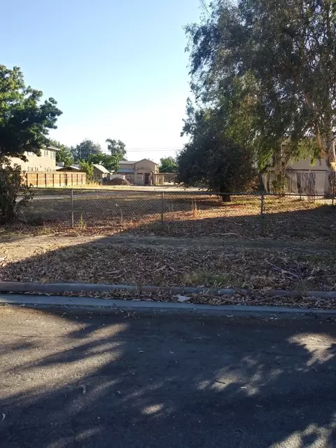 420 S G St, Madera, CA 93637 photo 1