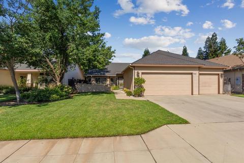 2526 Applegate Ave, Clovis, CA 93611 photo 1