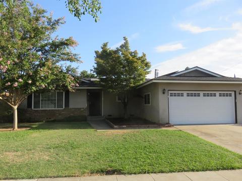 692 E Sample Ave, Fresno, CA 93710 photo 1