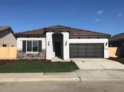 577 W Maclure Ave, Madera, CA 93636 photo 1
