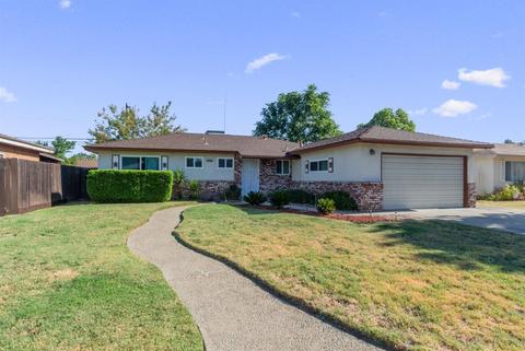841 W Rialto Ave, Clovis, CA 93612 photo 1
