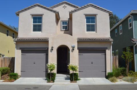 1229 Aristocracy Way, Clovis, CA 93619 photo 1
