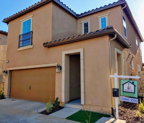 2590 Mustang Dr, Clovis, CA 93612 photo 1