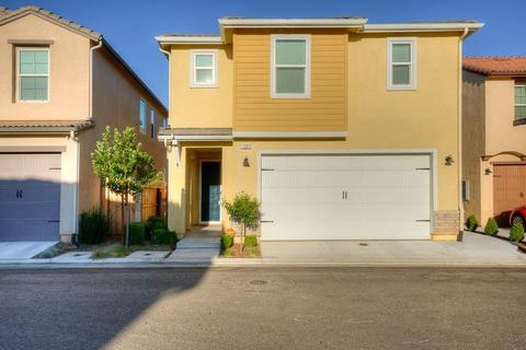 1331 Nabors Dr, Clovis, CA 93619 photo 1