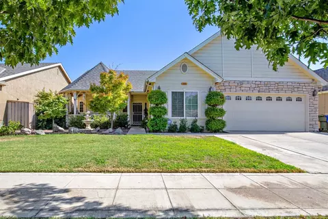 385 E Olson Ave, Reedley, CA 93654 photo 1