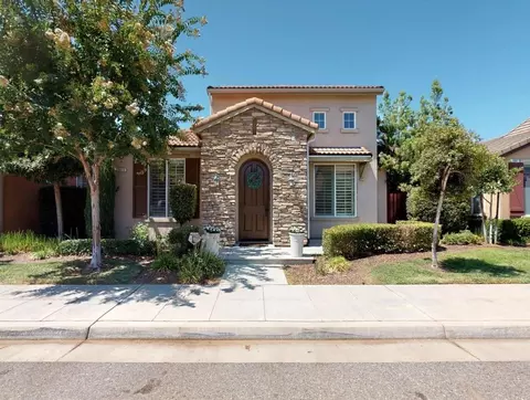 3833 Heritage Ave, Clovis, CA 93619 photo 1