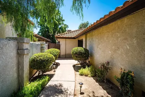 2516 Driftwood Dr, Madera, CA 93637 photo 1