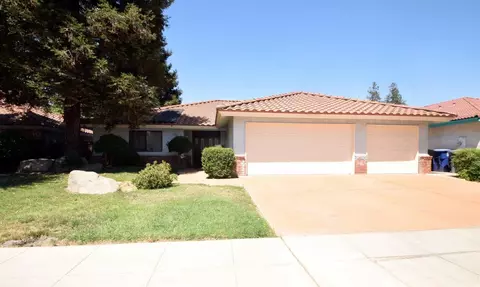 2449 Grapewood Way, Madera, CA 93637 photo 1