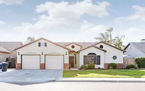 2866 Hillside Ct, Hanford, CA 93230 photo 1