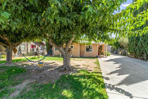 2838 A St, Selma, CA 93662 photo 1