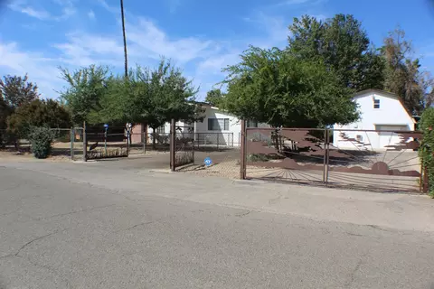 4125 N Vineland Ave, Kerman, CA 93630 photo 1