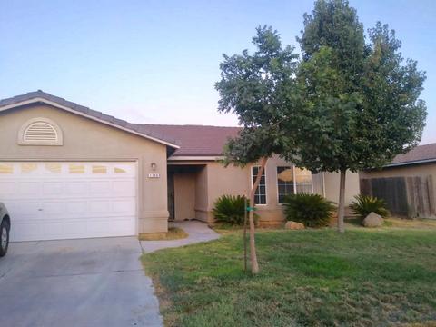 1749 Monroe Ave, Madera, CA 93638 photo 1