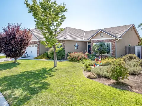 2172 Carson Ave, Clovis, CA 93611 photo 1