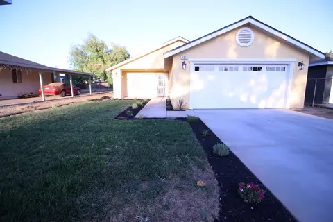 321 Wallace Ave, Madera, CA 93638 photo 1