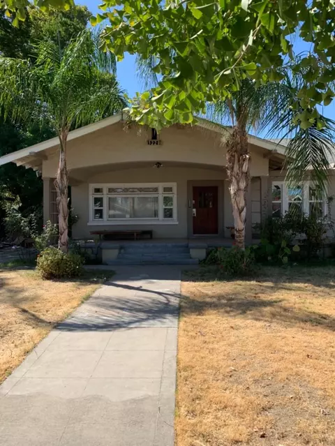 3228 E Kerckhoff Ave, Fresno, CA 93702 photo 1