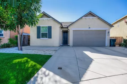 524 Peach St, Madera, CA 93638 photo 1