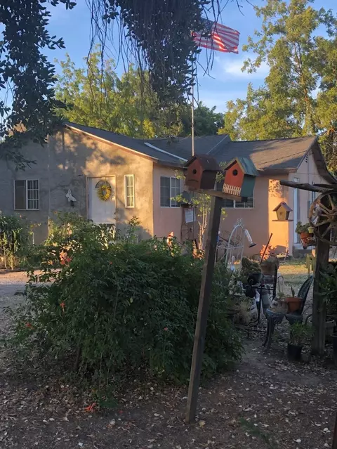 801 Clinton St, Madera, CA 93638 photo 1