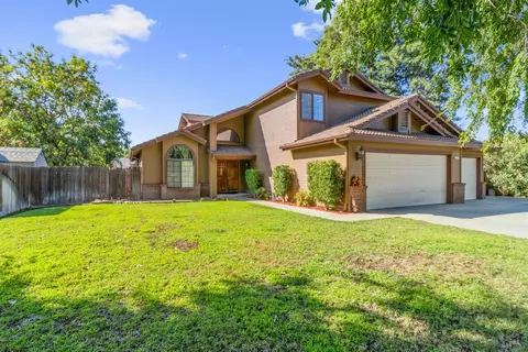 2572 Barstow Ave, Clovis, CA 93611 photo 1