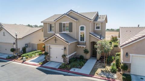 3042 Mount Rainier Ln, Clovis, CA 93619 photo 1