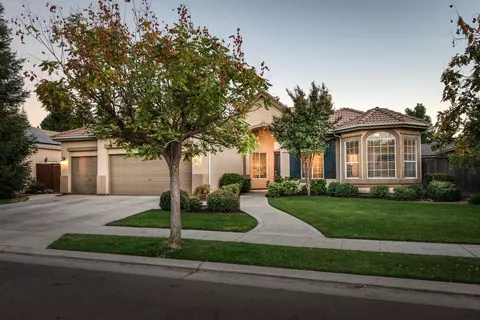 684 Heritage Ave, Clovis, CA 93619 photo 1
