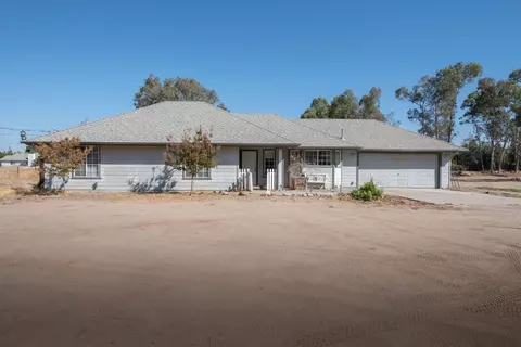 37641 Berkshire Dr, Madera, CA 93636 photo 1