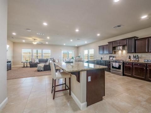 2466 Junipero Ave, Clovis, CA 93619 photo 1