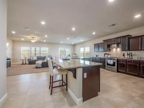 2466 Junipero Ave, Clovis, CA 93619 photo 1