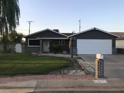1578 W Maple Ave, Tulare, CA 93274 photo 1