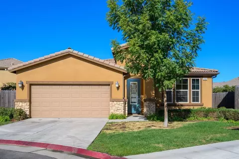 3352 Crevasse Ln, Clovis, CA 93619 photo 1