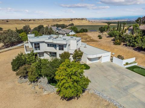 14421 Killarney Dr, Madera, CA 93636 photo 1