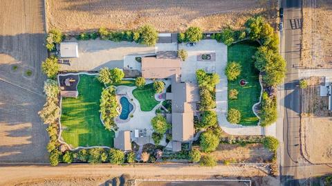 6334 N De Wolf Ave, Clovis, CA 93619 photo 1
