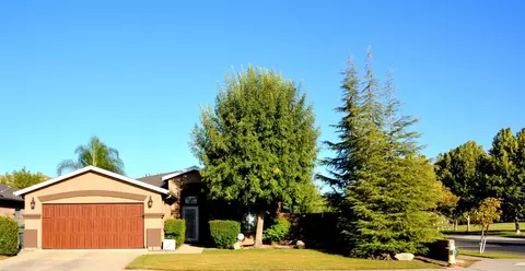 2299 Coventry Ave, Clovis, CA 93611 photo 1