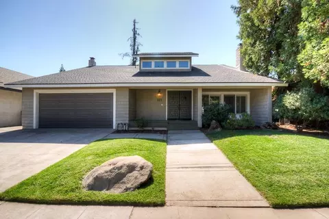 321 E Omaha Ave, Fresno, CA 93720 photo 1