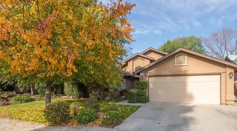 1453 Fallbrook Ave, Clovis, CA 93611 photo 1