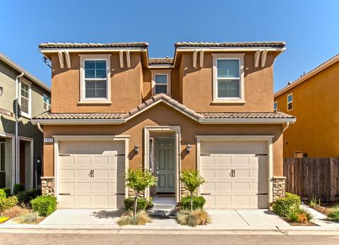1527 N Interlude Way, Clovis, CA 93619 photo 1