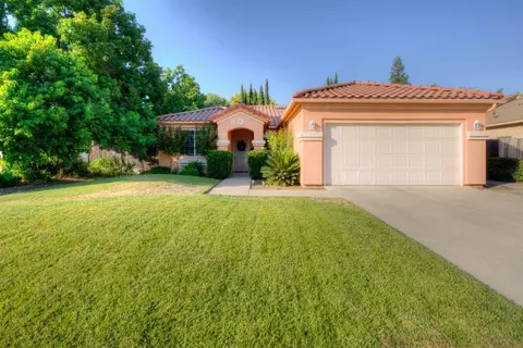 2233 Sierra Madre Ave, Clovis, CA 93611 photo 1