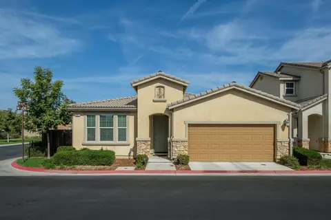 3067 Roche Ln, Clovis, CA 93619 photo 1