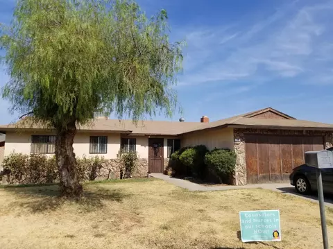 708 11th St, Sanger, CA 93657 photo 1