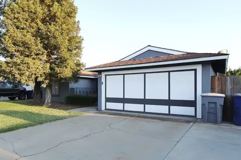 492 W Swift Ave, Clovis, CA 93612 photo 1