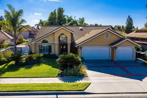 915 Paintbrush Dr, Madera, CA 93637 photo 1