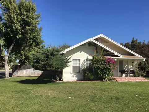 204 E Adams Ave, Fowler, CA 93625 photo 1