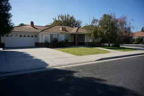 2392 Frederick Way, Madera, CA 93637 photo 1
