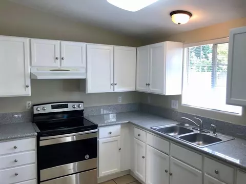 2724 Donner Ave, Clovis, CA 93612 photo 1