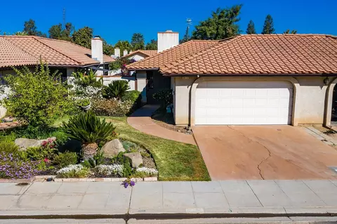 2415 Driftwood Dr, Madera, CA 93637 photo 1